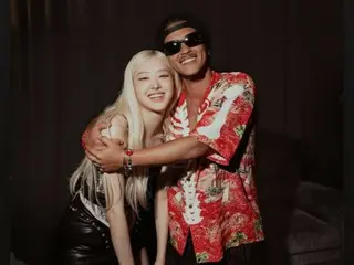 「BLACKPINK」ROSE、グラミー賞ノミネートでブルーノ・マーズと満面の笑み…「KPOPガールズ! デーモン・ハンターズ」も