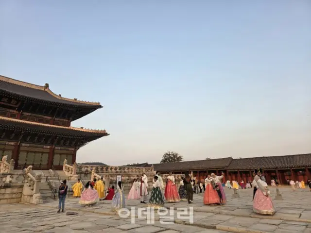 景福宮で弁当を広げて国の恥…実は無資格ガイドだった＝韓国
