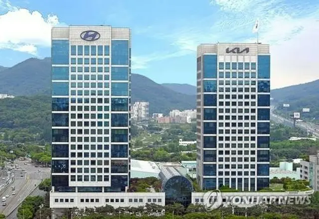 現代自動車グループの現代自（左）と起亜の社屋＝（聯合ニュース）