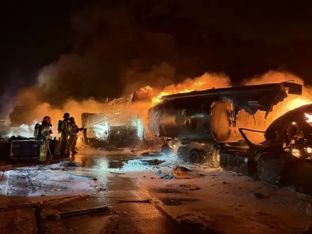 韓国の高速道路でタンクローリーが絡む多重追突事故…2人死亡、4人負傷