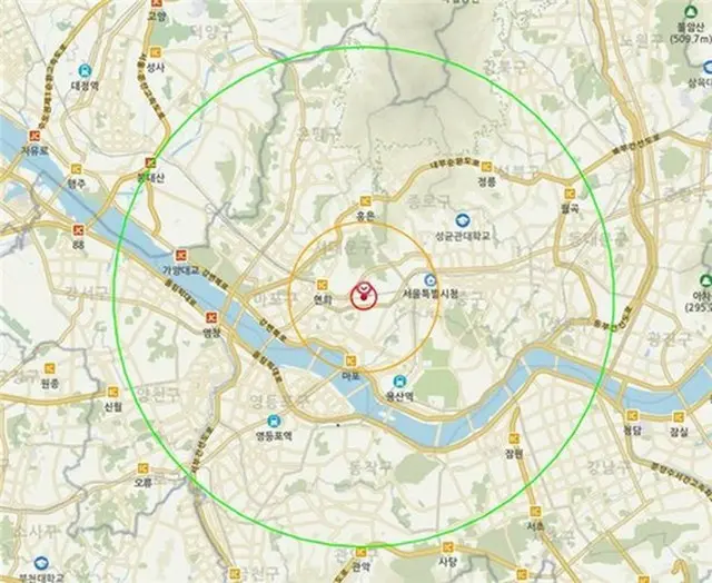 ソウル市は野鳥が保護された地域（赤丸）から半径１０キロ（緑線）の範囲の監視を強化している（ソウル市提供）＝（聯合ニュース）≪転載・転用禁止≫