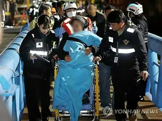 韓国旅客船座礁事故　航海士を拘束「携帯でニュース見ていた」
