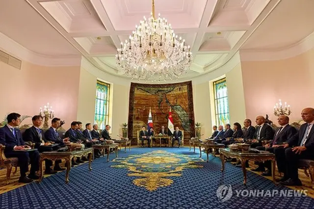 拡大会談の様子＝２０日、カイロ（聯合ニュース）