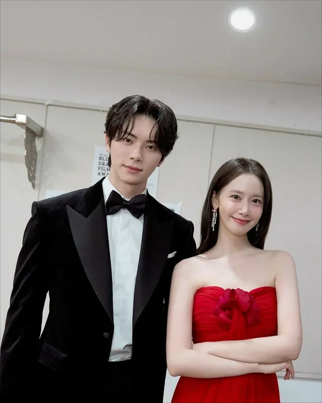 ユナ（少女時代）、俳優イ・チェミンと再会「第46回青龍映画賞」の華麗なる舞台を飾る！