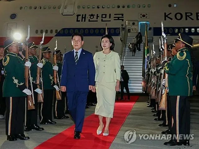 李大統領が南アフリカ到着　Ｇ２０首脳会議出席へ