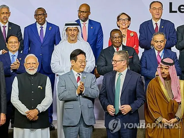 李大統領　Ｇ２０出席で今年の多国間外交終了＝トルコへ出発