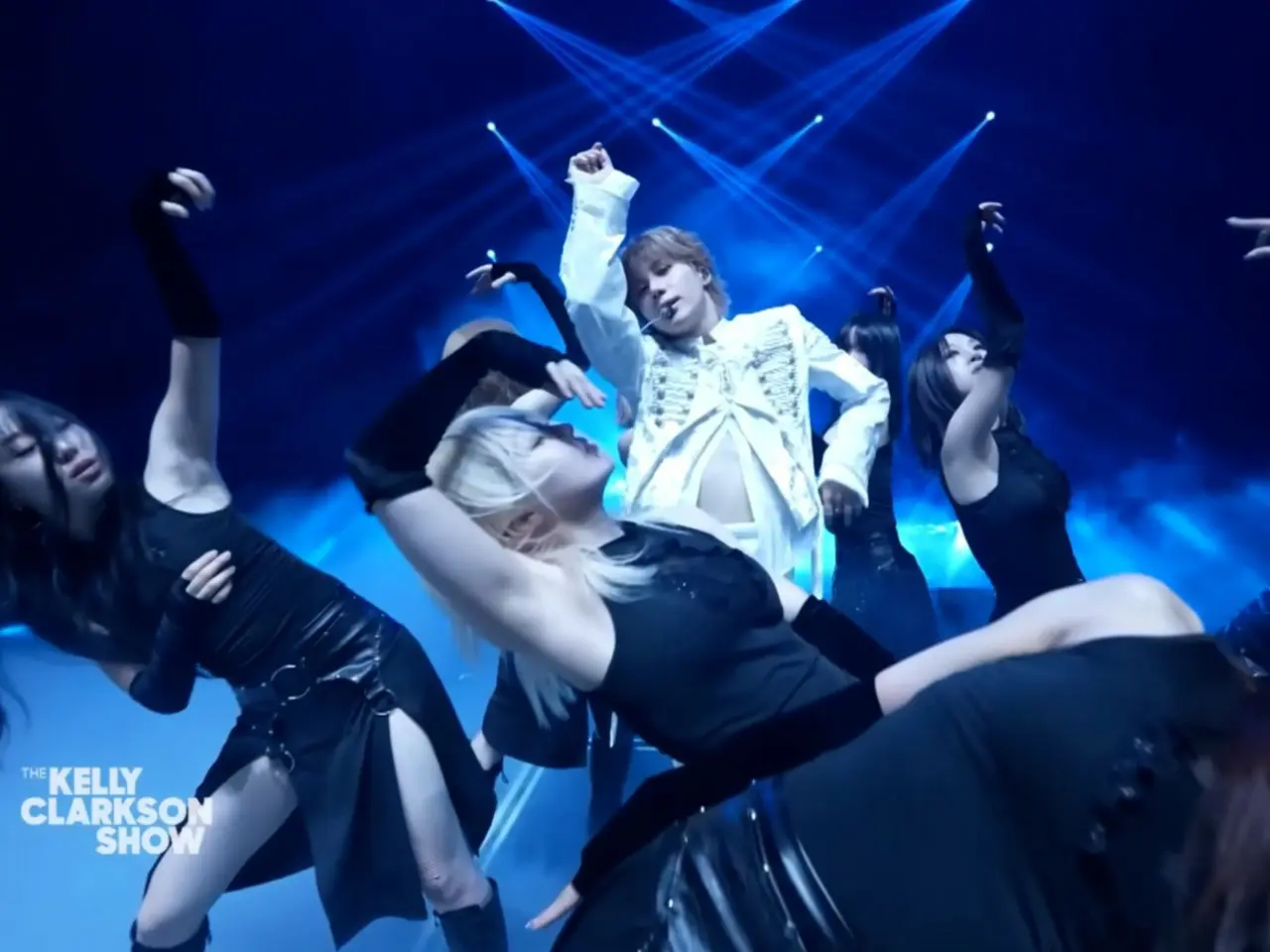 SHINee」テミン、「ケリー・クラークソンショー」でソロ初の米TV