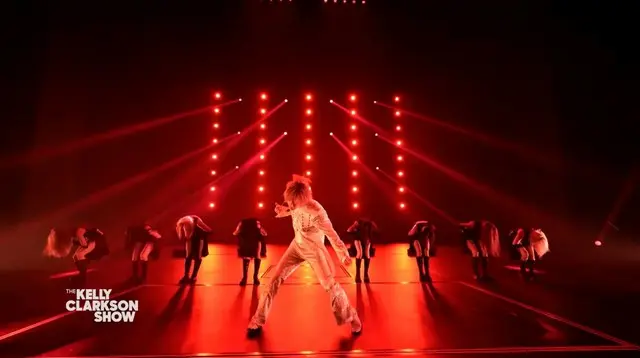 「SHINee」テミン、「ケリー・クラークソンショー」でソロ初の米TVデビュー…グローバルな反応も爆発的2