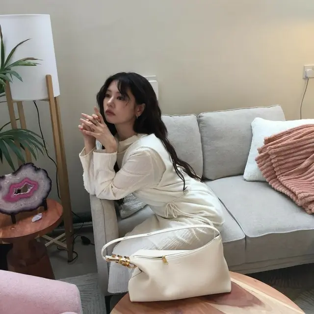 チョン・ソミン、手より小さい顔…「実物美人芸能人」の風格