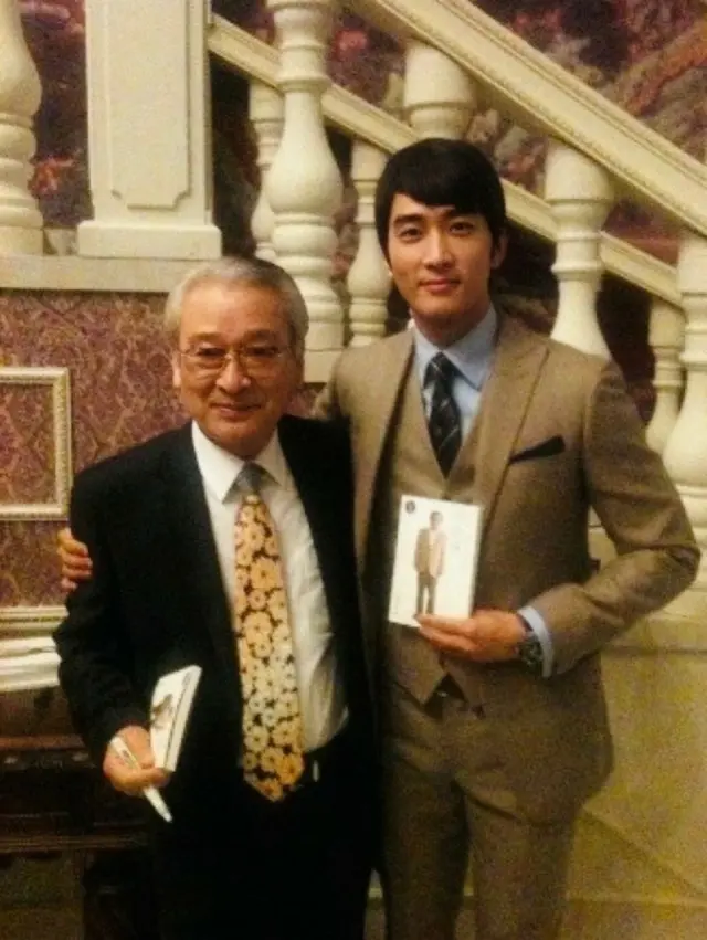 俳優ソン・スンホン、俳優故イ・スンジェさんを哀悼1