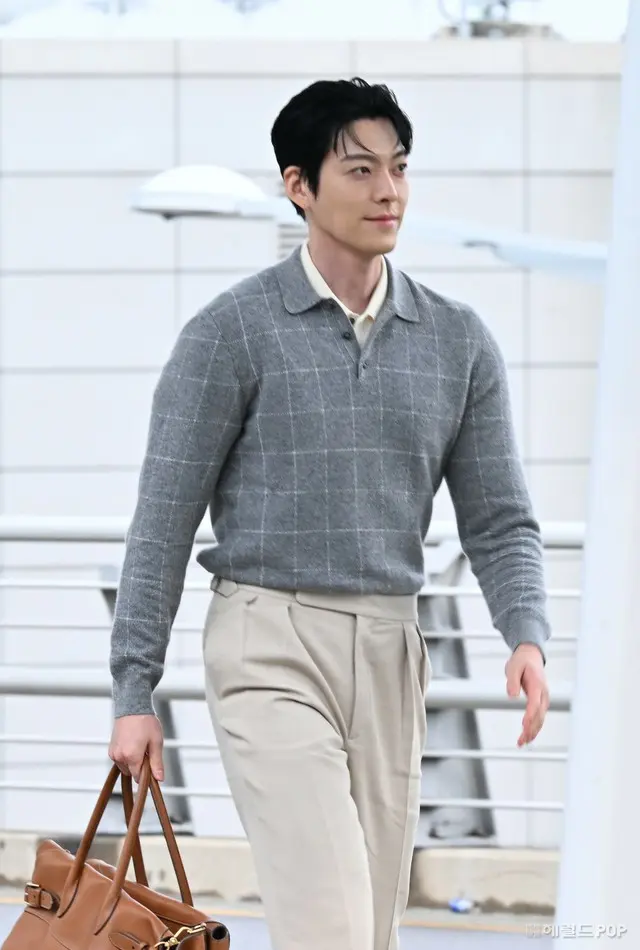 【フォト】キム・ウビン、海外スケジュールのためタイに向けて出国04