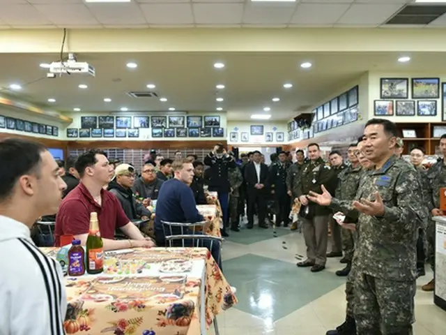 韓国軍制服組トップ　国連軍司令官とＪＳＡ警備大隊訪問