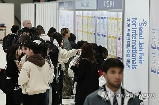 先ごろソウルで開かれた外国人向けの就職フェア＝（聯合ニュース）