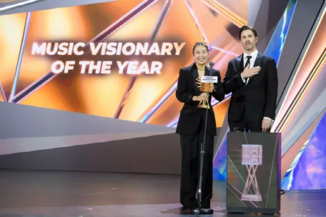 【2025 MAMA 】G-DRAGON&「Stray Kids」が大賞に輝く!チョウ・ユンファの追悼メッセージに会場が黙祷