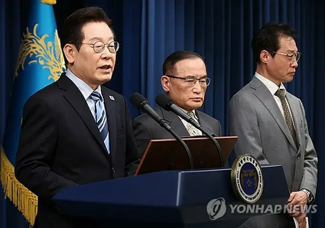 会見する李大統領（資料写真）＝（聯合ニュース）