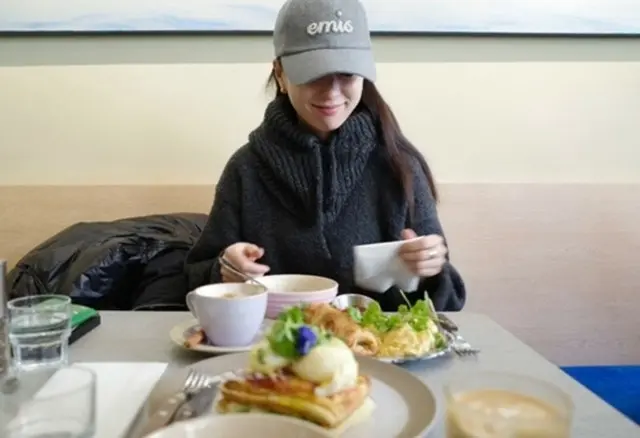 女優ハン・ヒョジュ、「SHINHWA」イ・ミヌの妻と親しかった…2