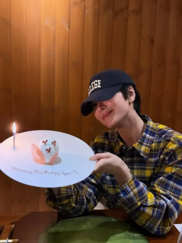 女優ソン・ヘギョ、シャープすぎるアゴライン1