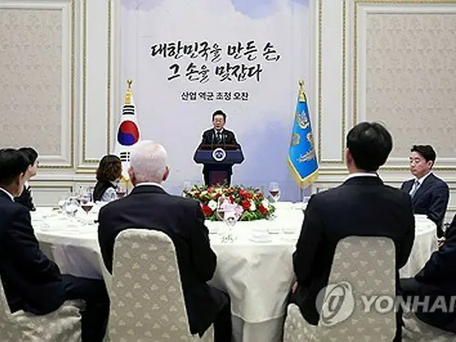 李大統領　輸出の主役らと昼食会「皆さんが英雄」＝貿易の日に