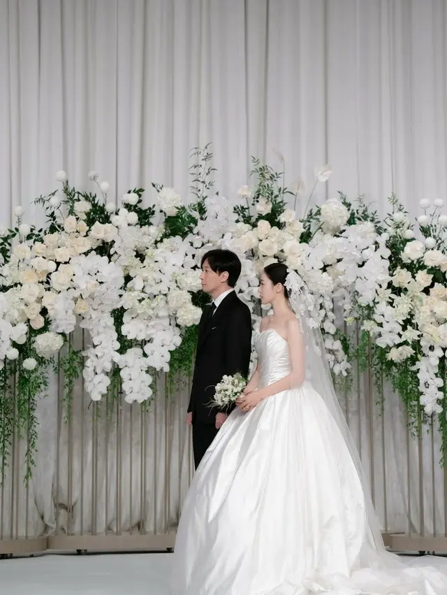 ウンジョン（T-ARA）、キム・ビョンウ監督と結婚 「お互いを尊重し、人生を歩む」…自身のインスタで公開