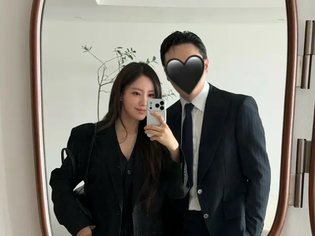 ヒョミン（T-ARA）、金融マンの夫とウンジョンの結婚式に同伴出席…仲睦まじいツーショットを公開