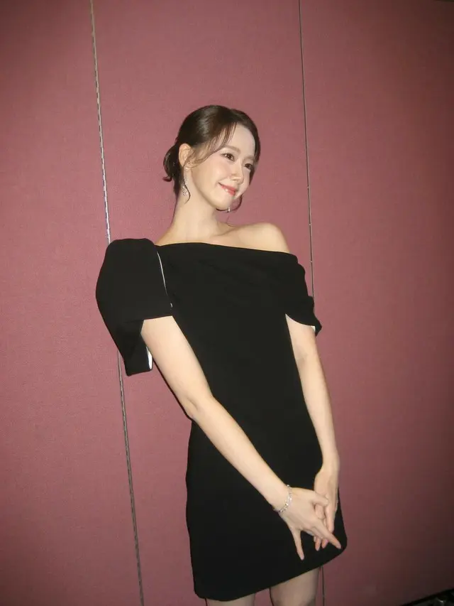 ユナ（少女時代）、直角肩＋11字の脚線美が「魅力的」…魅惑的な「ユンフロディーテ」