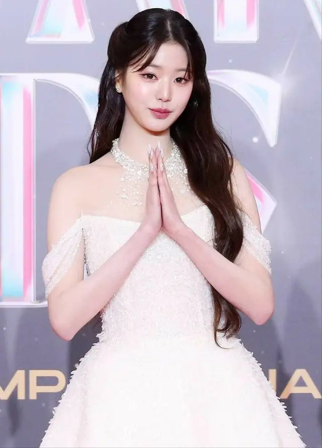 「IVE」チャン・ウォニョン、今日（6日）10周年「AAA」で輝く！5年連続MCで記念コーナーも登場2