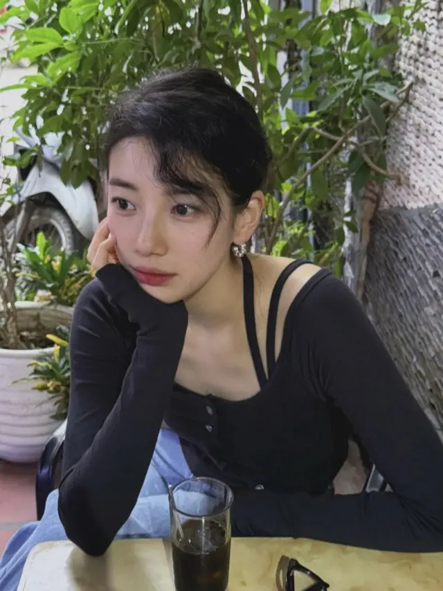 スジ（元Miss A）、美貌に「魅了」されそう…くるくる前髪からバレエまで日常を大公開