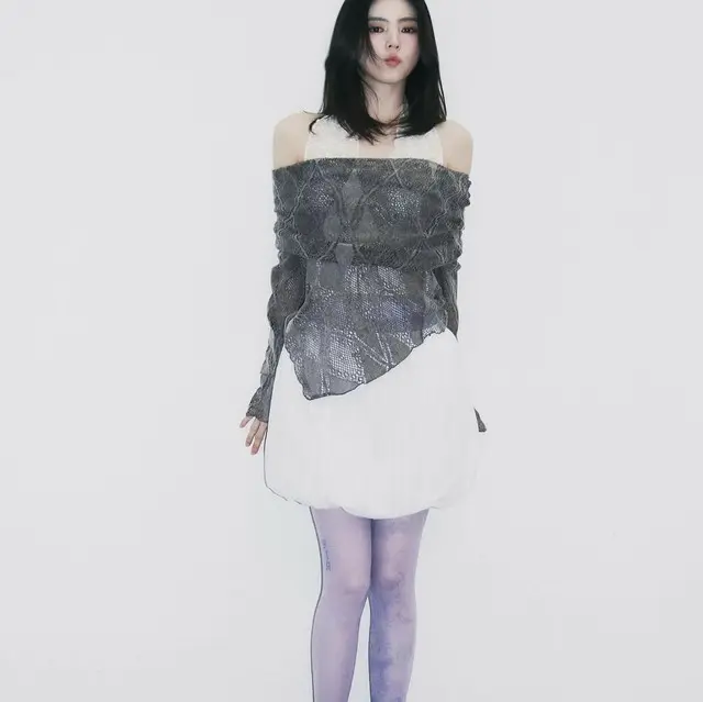 女優ハン・ソヒ、脚のタトゥーで視線釘付け…魅力的な「退廃美」の第一人者