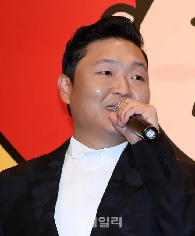 PSY、警察が所属事務所を家宅捜索
