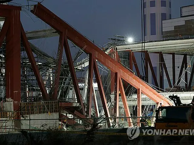 韓国・図書館建設現場の崩壊事故　死者２人に＝２人を捜索中