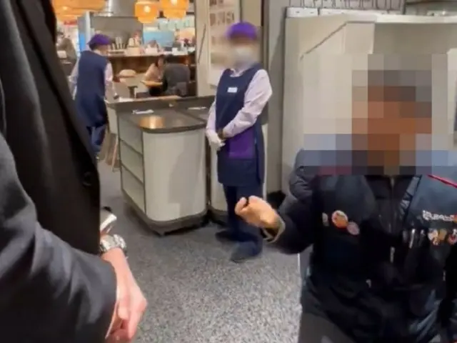 「労組のチョッキは脱いでください」…ロッテ百貨店が客に要求し、物議を醸す=韓国
