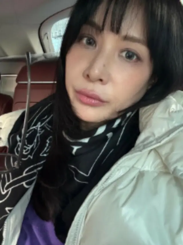 ”53歳”コ・ソヨン、化粧法を変え別人級に…カラーコンタクトまで「型破り」