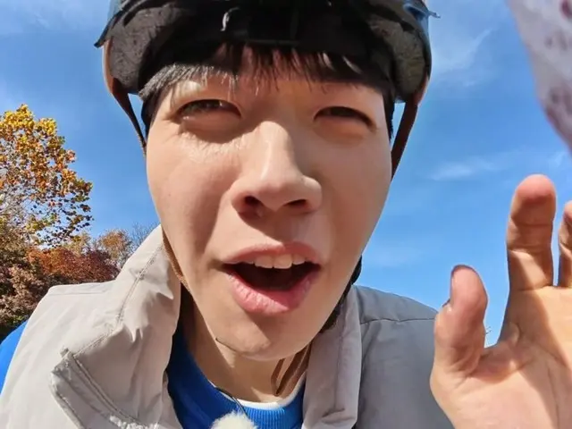 「ランニングマン」俳優カン・フン、1年ぶりにキム・ジョングクと再対決…トレードマークの笑顔が消えた