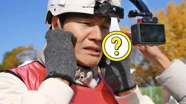 「ランニングマン」俳優カン・フン、1年ぶりにキム・ジョングクと再対決…トレードマークの笑顔が消えた2