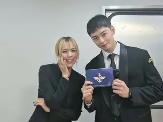 歌手ソヒャン、軍人チャウヌと対面…「国防部公演、ヤッホ！」