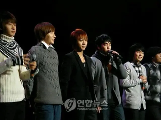 SUPER JUNIOR