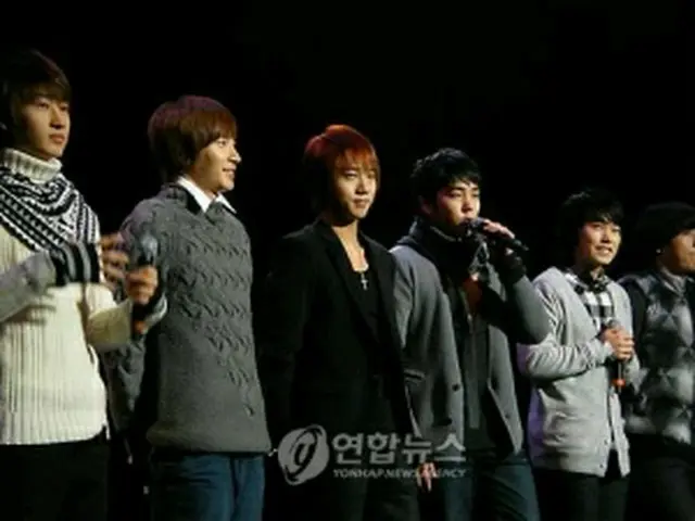 SUPER JUNIOR
