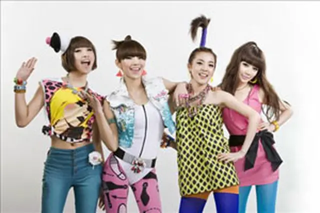 ＜2NE1＞