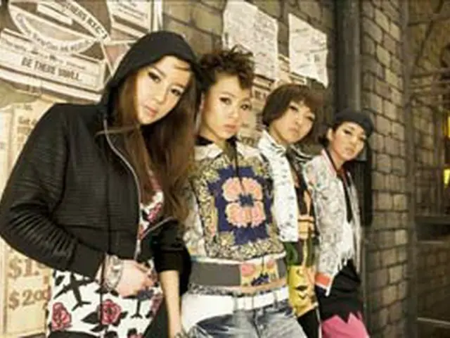 ＜2NE1＞