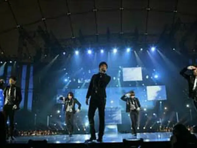 ＜東方神起＞