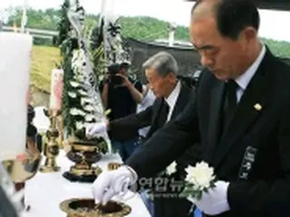 老斤里事件から59年、遺族ら500人が合同慰霊祭