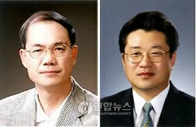 鄭浩烈氏（左）と金ジュン圭氏＝28日、ソウル（聯合ニュース）