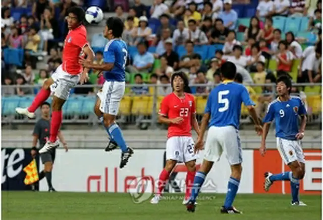 試合のようす＝6日、水原（聯合ニュース）