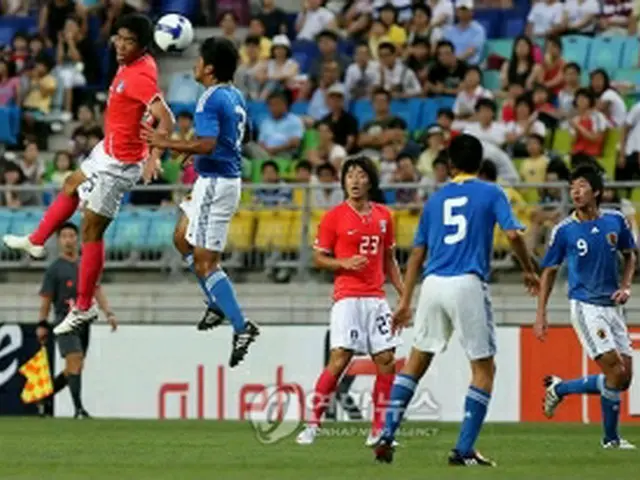 試合のようす＝6日、水原（聯合ニュース）