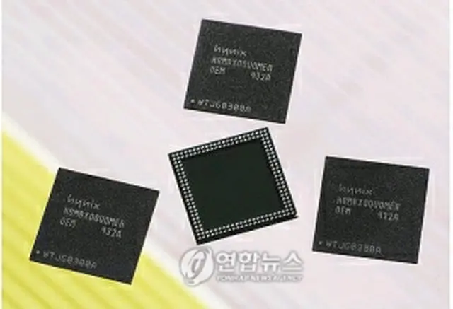 ハイニックスの4ギガビットモバイルDRAM（ハイニックス提供）＝9日、ソウル（聯合ニュース）