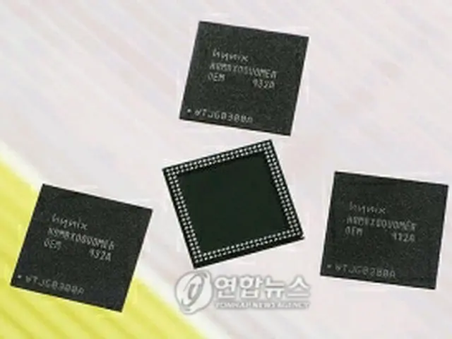 ハイニックスの4ギガビットモバイルDRAM（ハイニックス提供）＝9日、ソウル（聯合ニュース）
