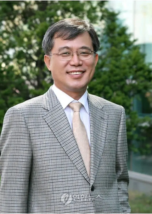 成均館大学のユン・ジボム教授＝4日、ソウル（聯合ニュース）