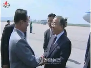 中国・戴秉国氏、北朝鮮で金永南委員長と公演観覧