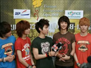 ＜SHINee＞＆Ryanら　熱狂するタイのファンに感激