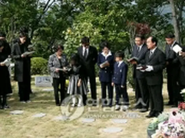 一周忌のミサのようす＝2日、楊平（聯合ニュース）